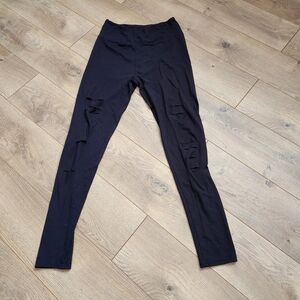 Medium Black Leggings With Slits